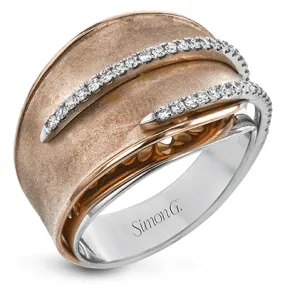 Fashion Ring in 18k Gold with Diamonds