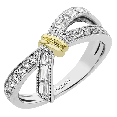 Fashion Ring In 18k Gold With Diamonds