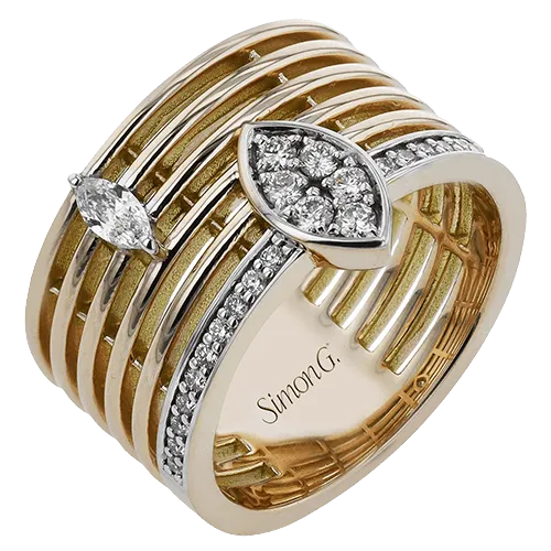 Fashion Ring In 18k Gold With Diamonds